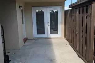 1504 Waterview Cir, Palm Springs, FL 33461 - Photo 3