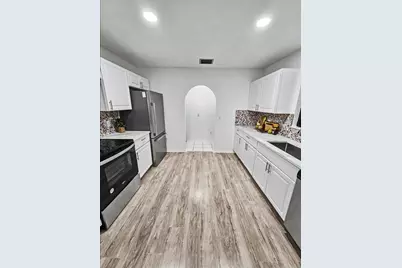 573 SE Port St Lucie Boulevard, Port Saint Lucie, FL 34984 - Photo 5