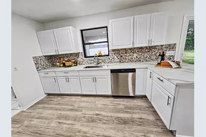 573 SE Port St Lucie Boulevard, Port Saint Lucie, FL 34984 - Photo 3