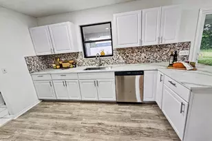 573 SE Port St Lucie Blvd, Port Saint Lucie, FL 34984 - Photo 3