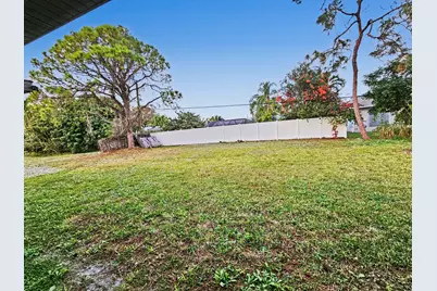 573 SE Port St Lucie Boulevard, Port Saint Lucie, FL 34984 - Photo 39