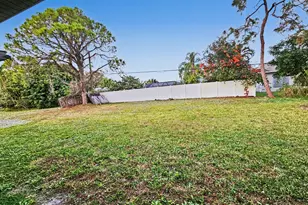 573 SE Port St Lucie Blvd, Port Saint Lucie, FL 34984 - Photo 39