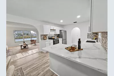 573 SE Port St Lucie Boulevard, Port Saint Lucie, FL 34984 - Photo 11