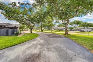 1165 Summit Trail Cir, West Palm Beach, FL 33415 - Photo 25