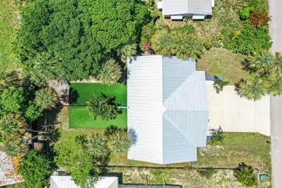 2134 NE Pelican Terrace, Jensen Beach, FL 34957 - Photo 17