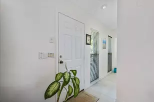6751 SE Lillian Ct, Stuart, FL 34997 - Photo 5