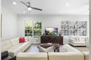 122 Via Castilla, Jupiter, FL 33458 - Photo 9