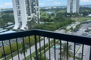 2425 Presidential Way, West Palm Beach, FL 33401 - Photo 11