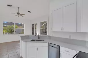 5607 Place Lake Dr, Fort Pierce, FL 34951 - Photo 15