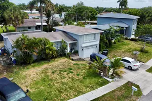 1424 Crest Dr, Lake Worth, FL 33461 - Photo 3