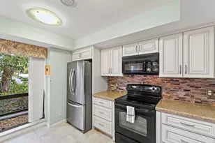 413 Brackenwood Ln S, Palm Beach Gardens, FL 33418 - Photo 13