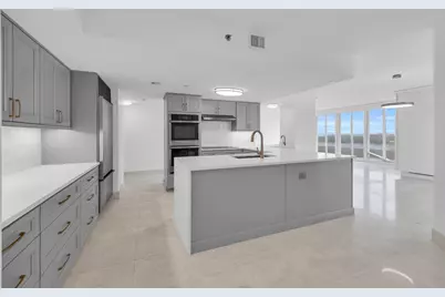 529 S Flagler Dr, Unit #14H, West Palm Beach, FL 33401 - Photo 5