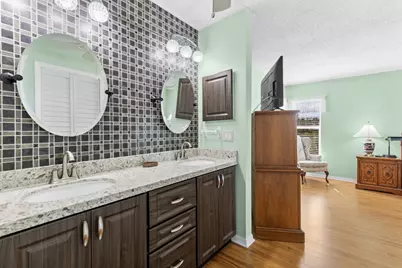 980 SE Breakwater Avenue, Port Saint Lucie, FL 34983 - Photo 19