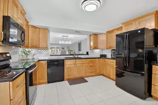 9777 Sills Dr E, Boynton Beach, FL 33437 - Photo 7