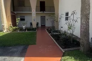 108 Lake Dora Dr, West Palm Beach, FL 33411 - Photo 1