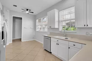 47 Lancaster Rd, Boynton Beach, FL 33426 - Photo 9