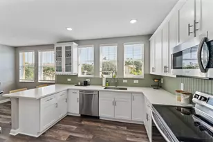 500 Pacific Grove Dr, West Palm Beach, FL 33401 - Photo 9