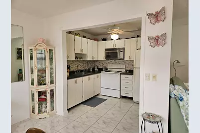 224 Burgundy E, Delray Beach, FL 33484 - Photo 5