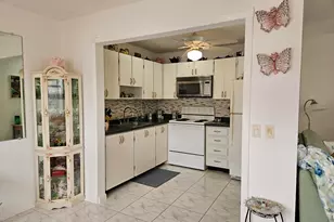 224 Burgundy E, Delray Beach, FL 33484 - Photo 5