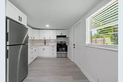 137 SW 9th Avenue, Delray Beach, FL 33444 - Photo 13