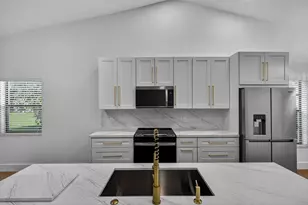 7548 Lexington Club Blvd, Delray Beach, FL 33446 - Photo 9