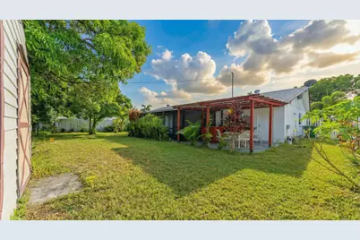 428 Alemeda Drive, Palm Springs, FL 33461 - Photo 17