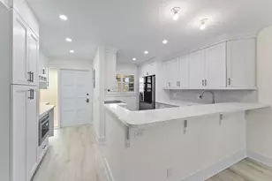 29 Yacht Club Dr, North Palm Beach, FL 33408 - Photo 9