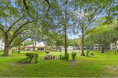 2650 NW 49th Avenue, Unit #422, Lauderdale Lakes, FL 33313 - Photo 25