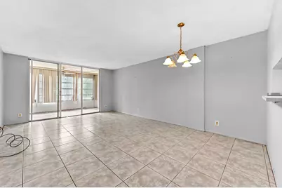 2650 NW 49th Avenue, Unit #422, Lauderdale Lakes, FL 33313 - Photo 9