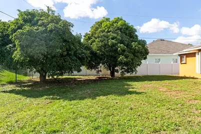594 SW Grove Avenue, Port Saint Lucie, FL 34983 - Photo 15
