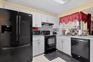 1827 Pinehurst Dr, West Palm Beach, FL 33407 - Photo 5
