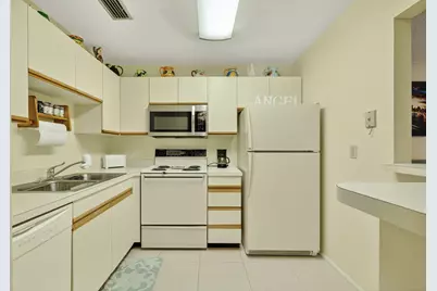 23 Lake Vista Trail, Unit #204, Port Saint Lucie, FL 34952 - Photo 11