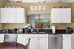 9082 Bay Point Cir Circle, West Palm Beach, FL 33411 - Photo 15