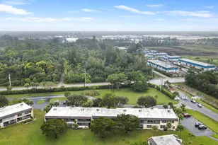 120 Lake Constance Dr, West Palm Beach, FL 33411 - Photo 11