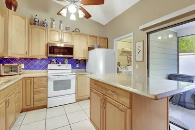 602 Lakewood Drive, Unit #14C, Jupiter, FL 33458 - Photo 11