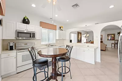 8089 Brindisi Lane, Boynton Beach, FL 33472 - Photo 13