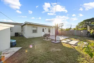 430 W 25th St, Riviera Beach, FL 33404 - Photo 35