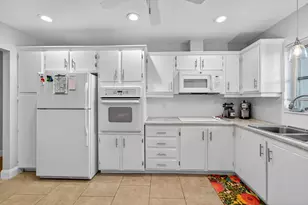 2638 E Gately Dr Unit, West Palm Beach, FL 33415 - Photo 7