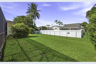 309 SE 4th Street, Dania Beach, FL 33004 - Photo 19