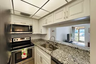 7106 Golf Colony Ct, Lake Worth, FL 33467 - Photo 9