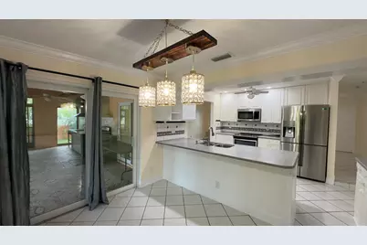 12157 Sycamore Lane, Wellington, FL 33414 - Photo 9