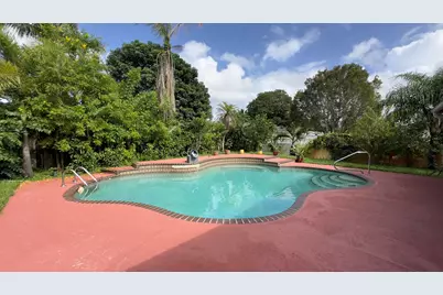 12157 Sycamore Lane, Wellington, FL 33414 - Photo 3