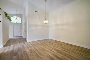 7019 SE Twin Oaks Cir, Stuart, FL 34997 - Photo 5