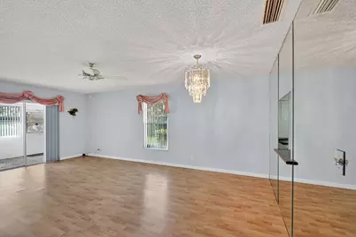 700 Marlboro Oval, Lake Worth, FL 33467 - Photo 9
