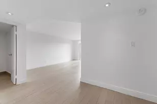 16546 NE 26th Ave Unit, North Miami Beach, FL 33160 - Photo 3