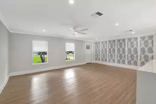 135 SE 28th Ct, Boynton Beach, FL 33435 - Photo 9