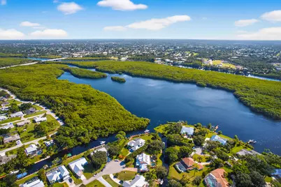 802 SE Portage Avenue, Port Saint Lucie, FL 34984 - Photo 5