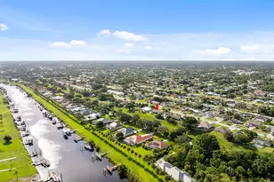 372 SE Oakridge Dr, Port Saint Lucie, FL 34984 - Photo 35