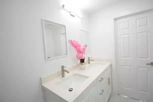 3541 NW 37th Ave, Lauderdale Lakes, FL 33309 - Photo 17