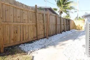 3541 NW 37th Ave, Lauderdale Lakes, FL 33309 - Photo 23